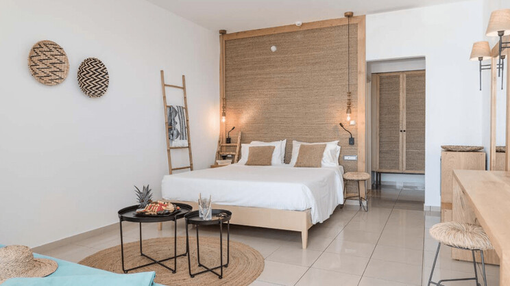 Superior Double Sea View with independent Pool